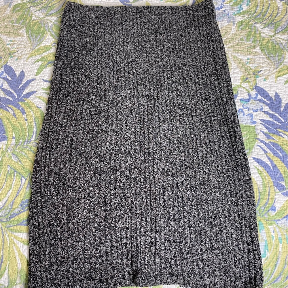 gray skirt